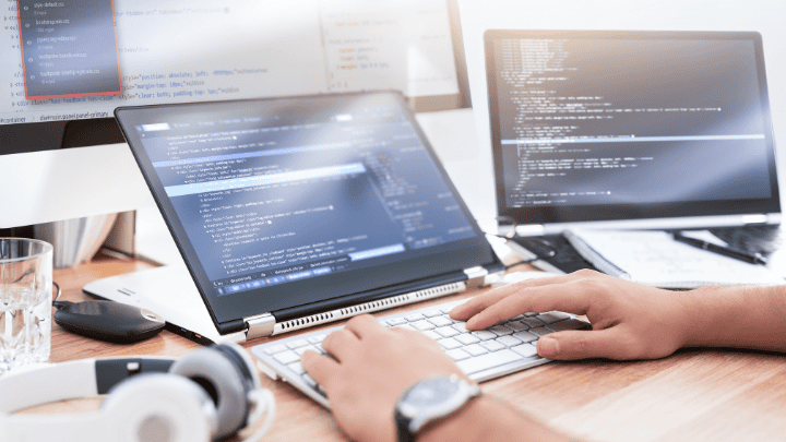 How Hiring Remote Developers Helps Companies Stay Agile in 2024